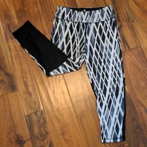 26 International athletic workout capri